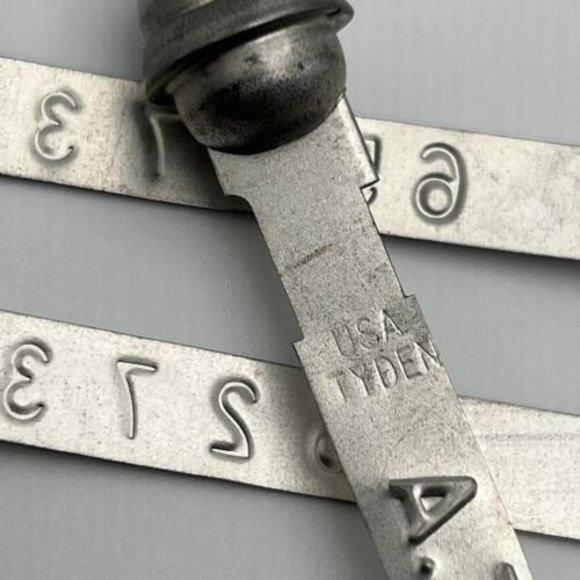 Atchison Topeka and Santa Fe Railway Box Car Door Security Seals A.T. & S.F.RY. - Picture 10 of 11